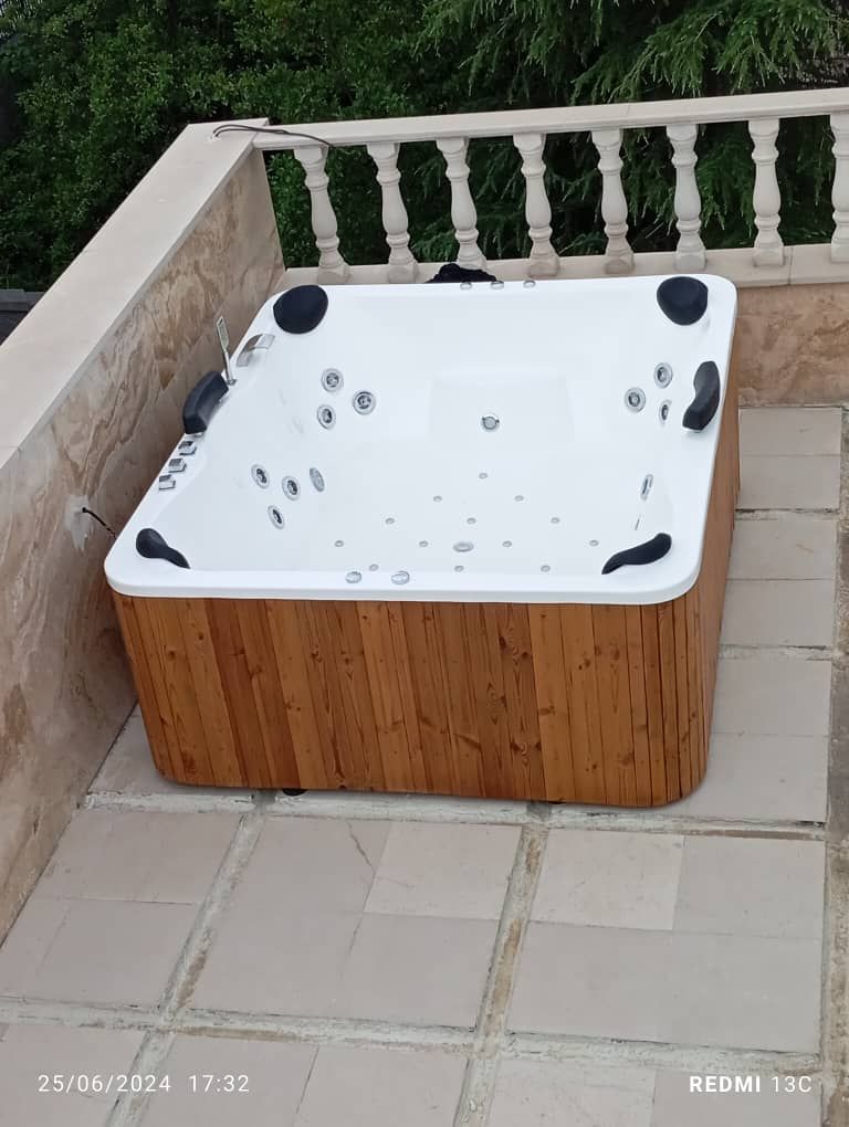 جکوزی ۶ نفره